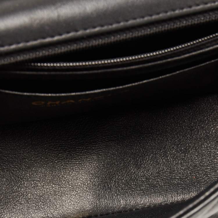 Pre Owned Chanel Black Quilted Leather New Mini Classic Flap Bag