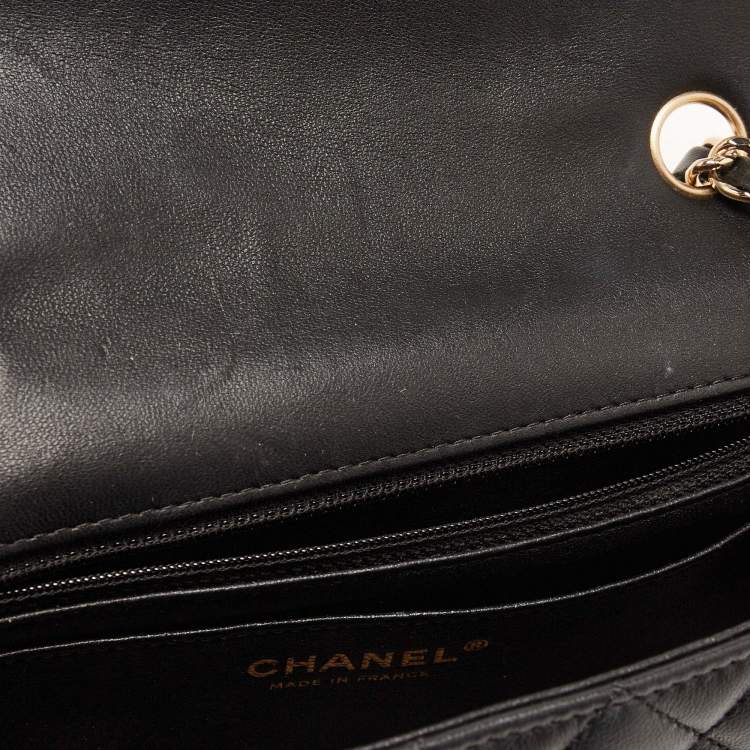 Pre Owned Chanel Black Quilted Leather New Mini Classic Flap Bag