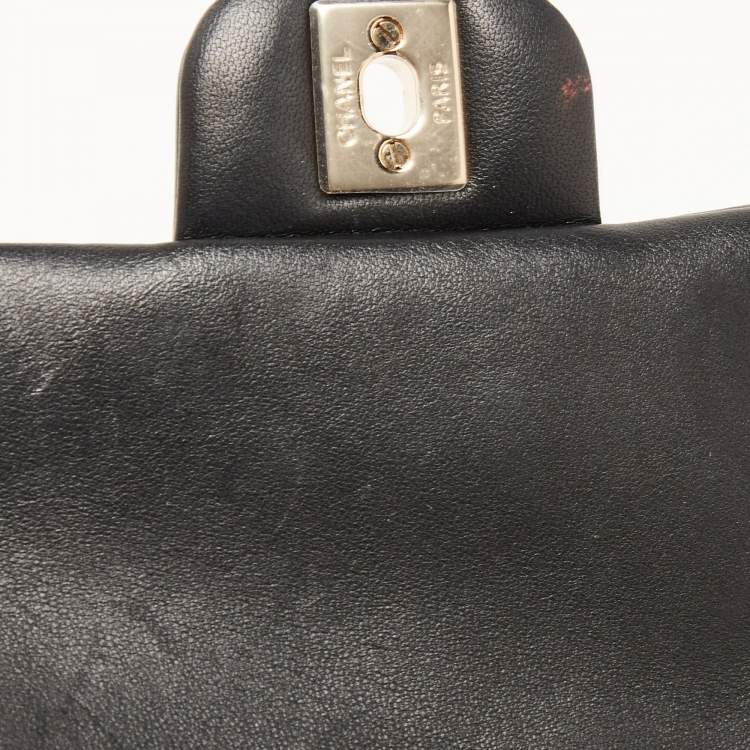 Pre Owned Chanel Black Quilted Leather New Mini Classic Flap Bag