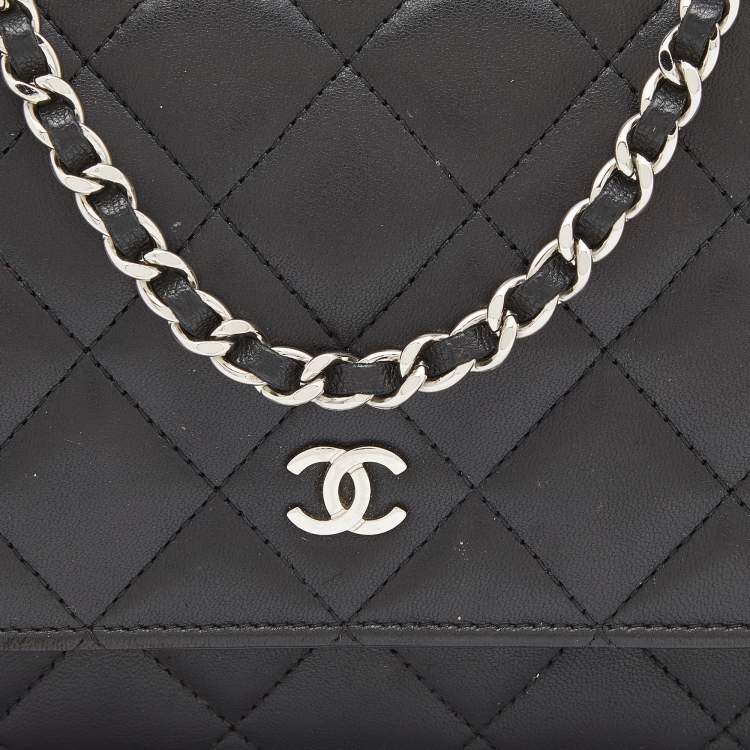 Pre Owned Chanel Black Quilted Leather Classic Wallet on Chain