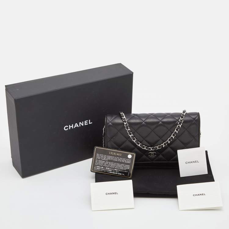 Pre Owned Chanel Black Quilted Leather Classic Wallet on Chain