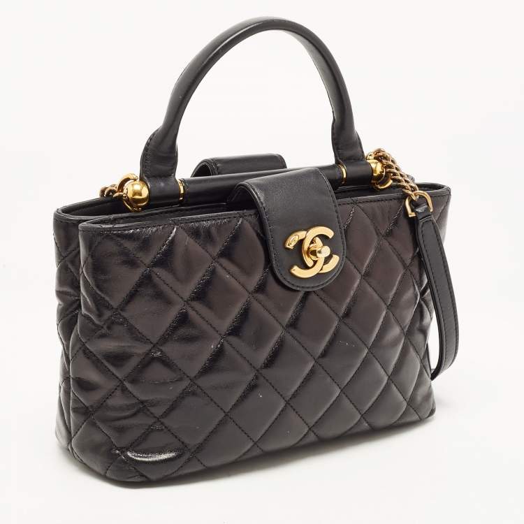 Pre Owned Chanel Black Quilted Leather Gold Bar Top Handle Bag