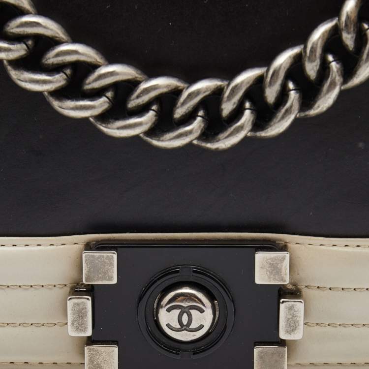 Pre Owned Chanel Black/White Quilted Leather Mini Chain Boy Flap Bag