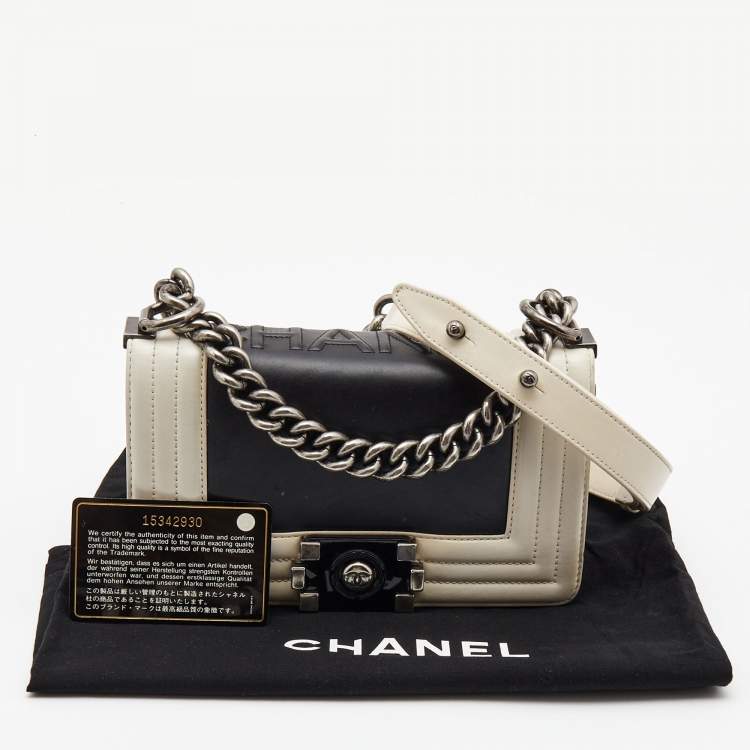 Pre Owned Chanel Black/White Quilted Leather Mini Chain Boy Flap Bag