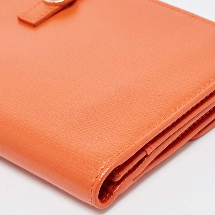 مملوكة مسبقًا Chanel Orange Leather CC Flap Continental Wallet