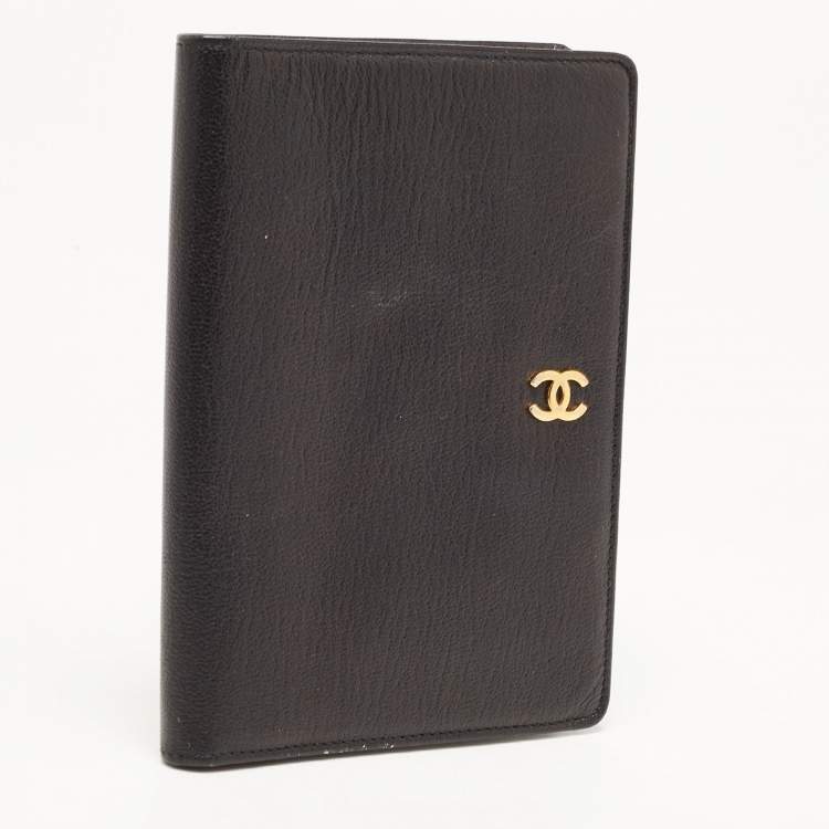 Pre Owned Chanel Black Leather CC Bifold Wallet