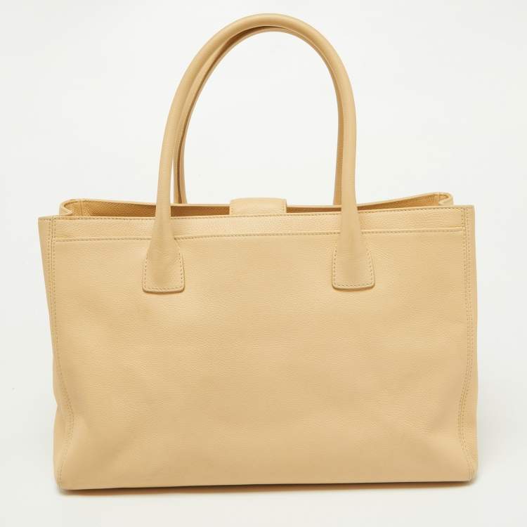 Pre Owned Chanel Beige Leather Cerf Shopper Tote