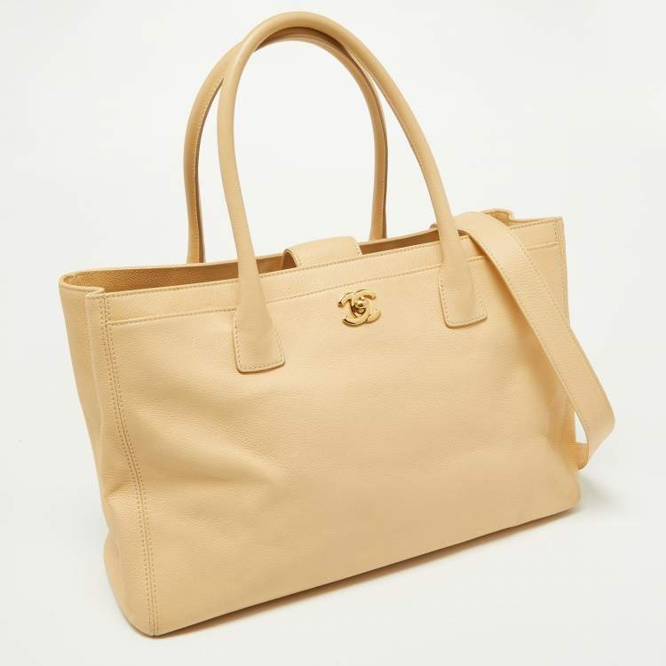 Pre Owned Chanel Beige Leather Cerf Shopper Tote