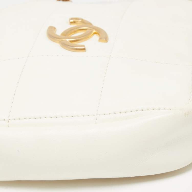 Pre Owned Chanel White Quilted Leather Diamond Bag