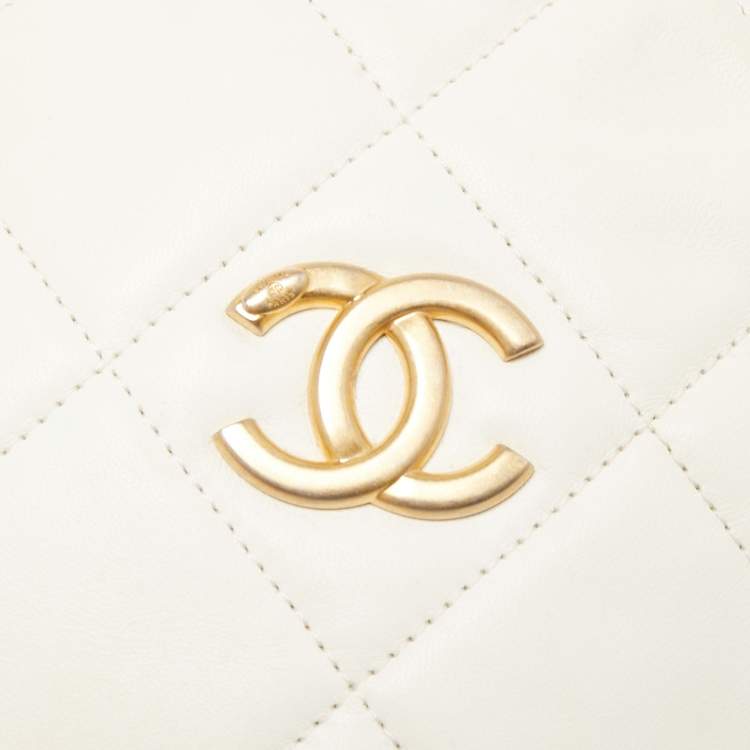 Pre Owned Chanel White Quilted Leather Diamond Bag