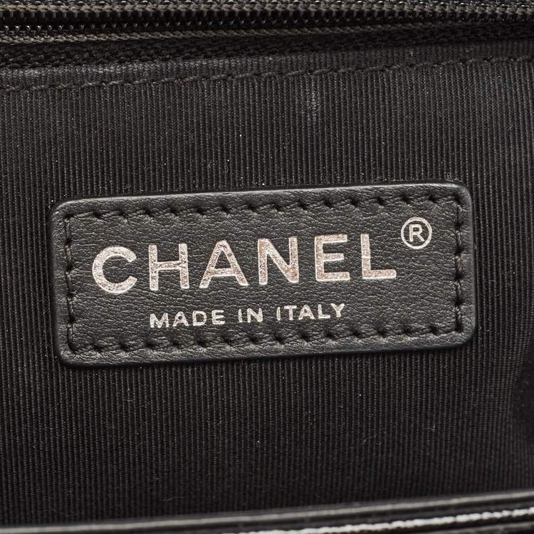 Pre Owned Chanel Black Quilted Patent Leather New Medium Boy Flap Bag