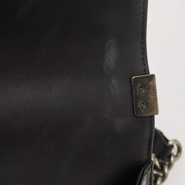 Pre Owned Chanel Black Quilted Patent Leather New Medium Boy Flap Bag