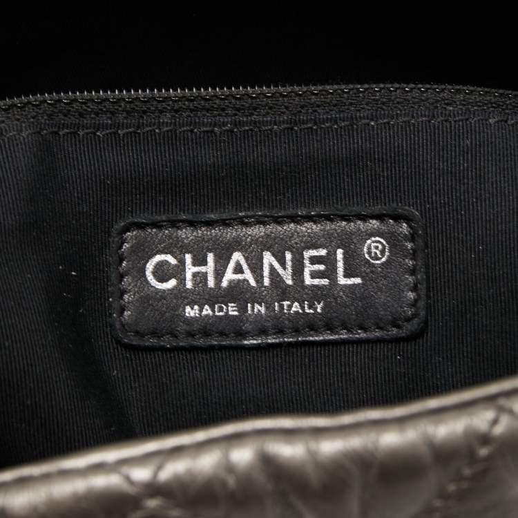 Pre Owned Chanel Grey Quilted Leather Chain Me Hobo