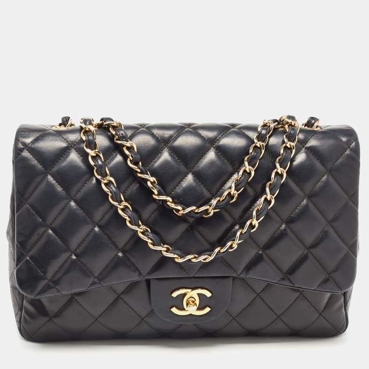 Chanel Chanel Jumbo single flap bag in black Caviar leather with