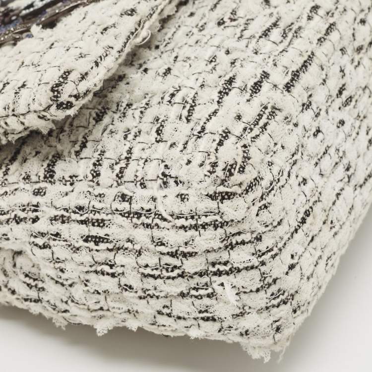 Pre Owned Chanel White/Black Garden Charms Tweed Reissue 2.55 Classic 225 Flap Bag