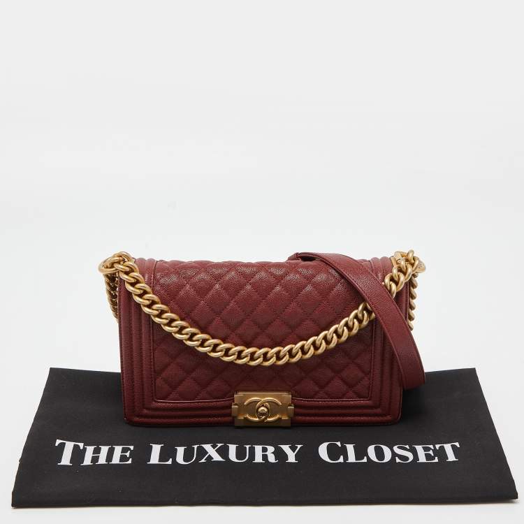 مملوكة مسبقًا Chanel Maroon Quilted Caviar Leather Medium Boy Flap Bag