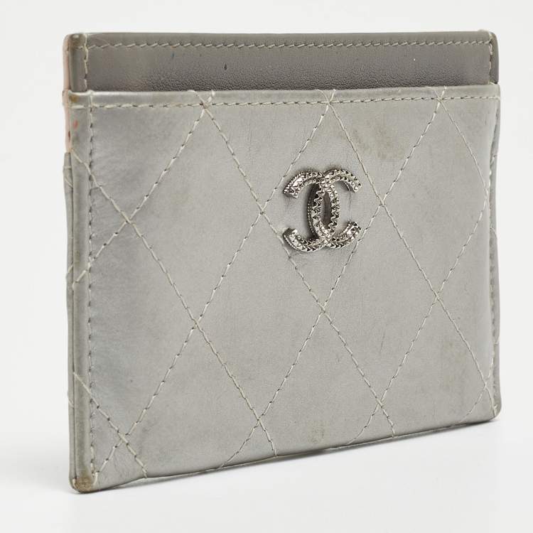 Pre Owned Chanel Silver/Pink Quilted Leather CC Classic Card Holder