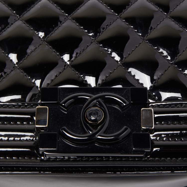 Pre Owned Chanel Black Quilted Patent Leather Small Boy Flap Bag