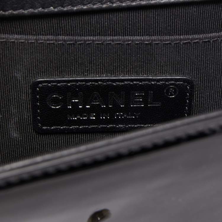 Pre Owned Chanel Black Quilted Patent Leather Small Boy Flap Bag