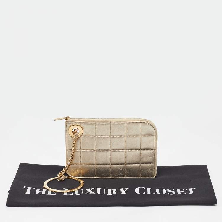 Pre Owned Chanel Metallic Gold Square Quilted Leather Handcuff Clutch
