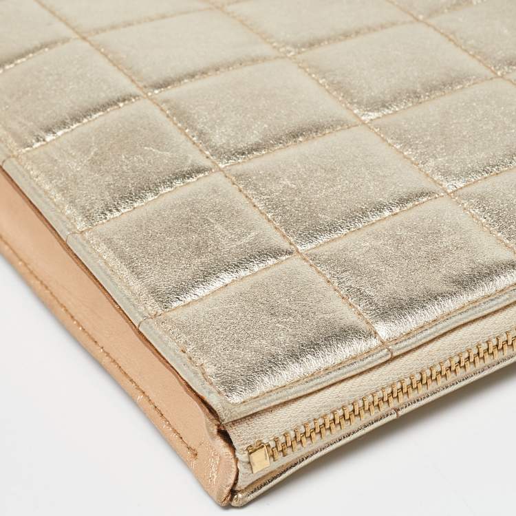 Pre Owned Chanel Metallic Gold Square Quilted Leather Handcuff Clutch