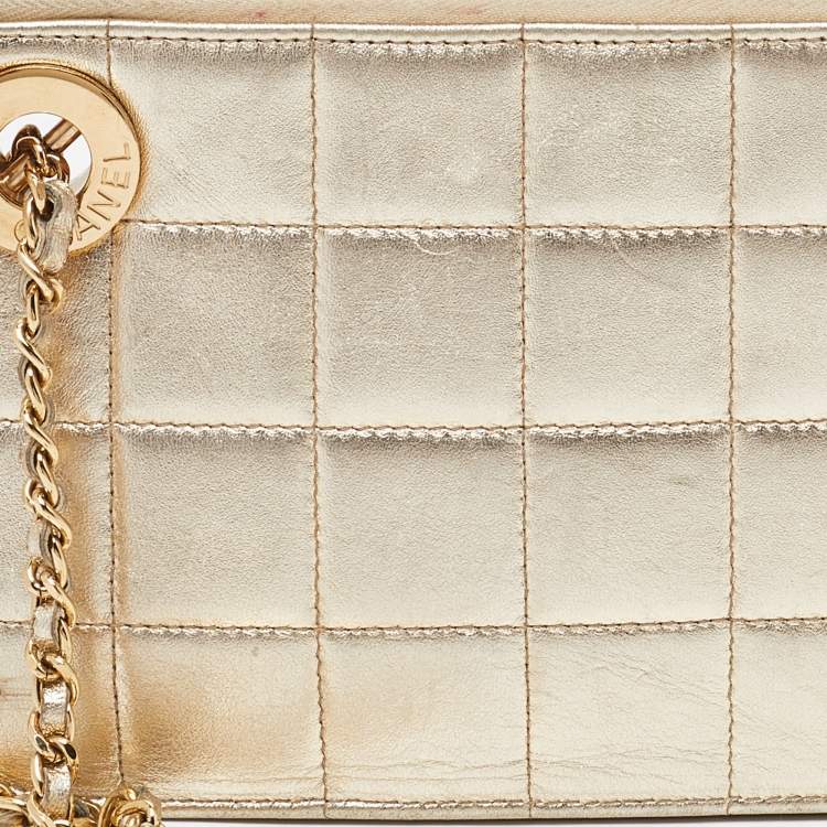 Pre Owned Chanel Metallic Gold Square Quilted Leather Handcuff Clutch