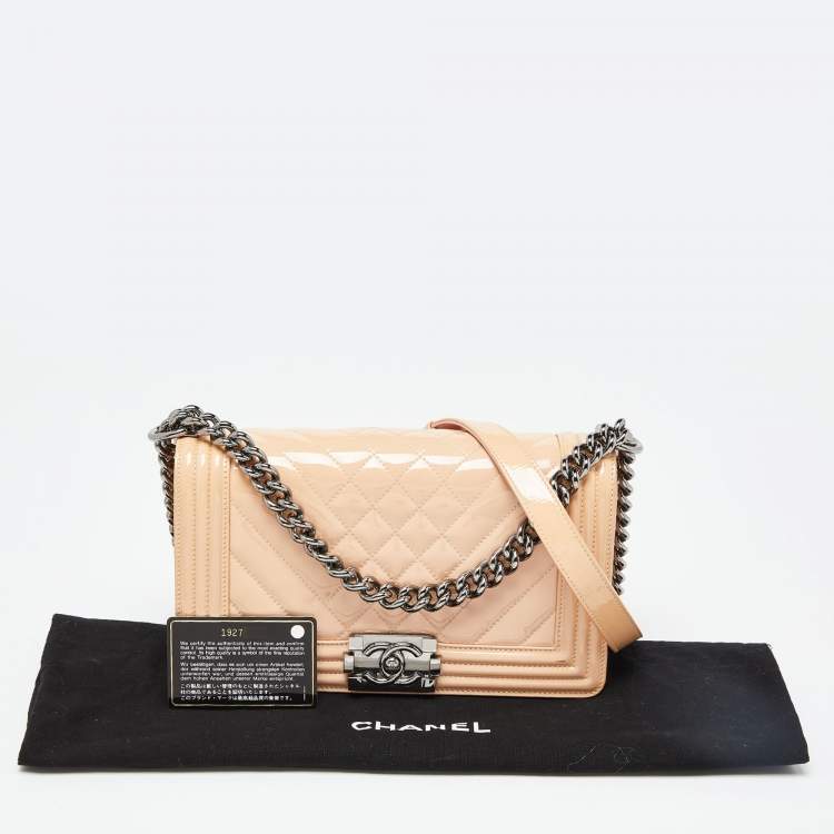 Pre Owned Chanel Peach/Pink Chevron Patent Leather Medium Boy Flap Bag
