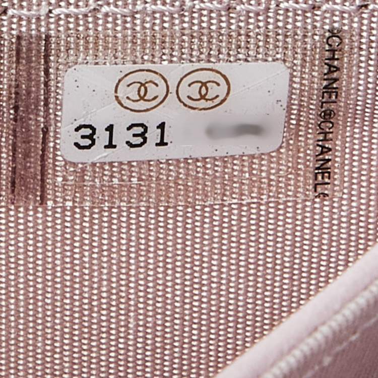 Pre Owned Chanel Pink Quilted Leather 19 Card Case