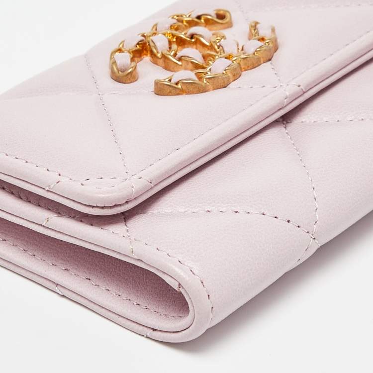 Pre Owned Chanel Pink Quilted Leather 19 Card Case