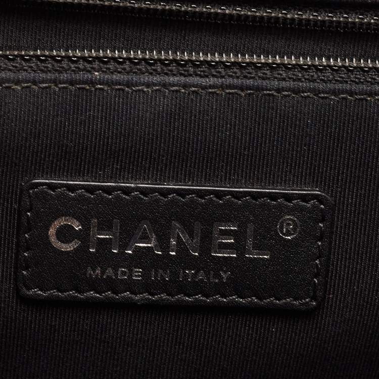 Pre Owned Chanel Black Quilted Leather Large Boy Flap Bag