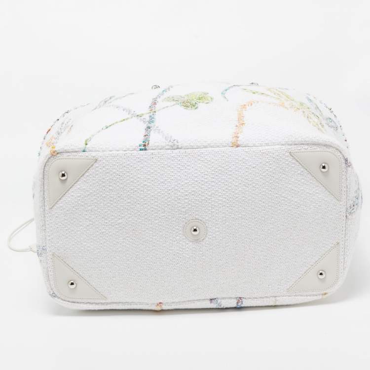 Pre Owned Chanel White/Multicolor Knitted Floral Fabric Large Drawstring Shopper Tote