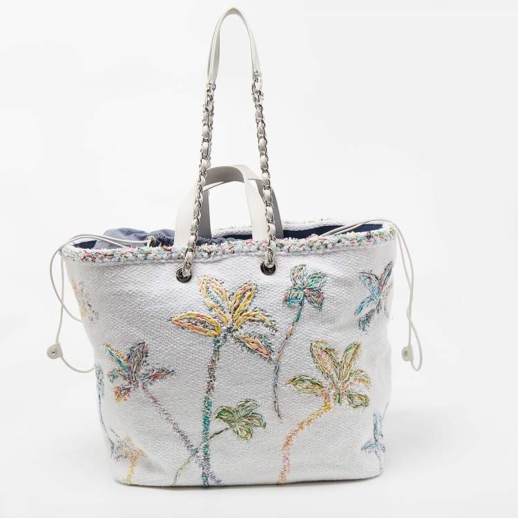 Pre Owned Chanel White/Multicolor Knitted Floral Fabric Large Drawstring Shopper Tote