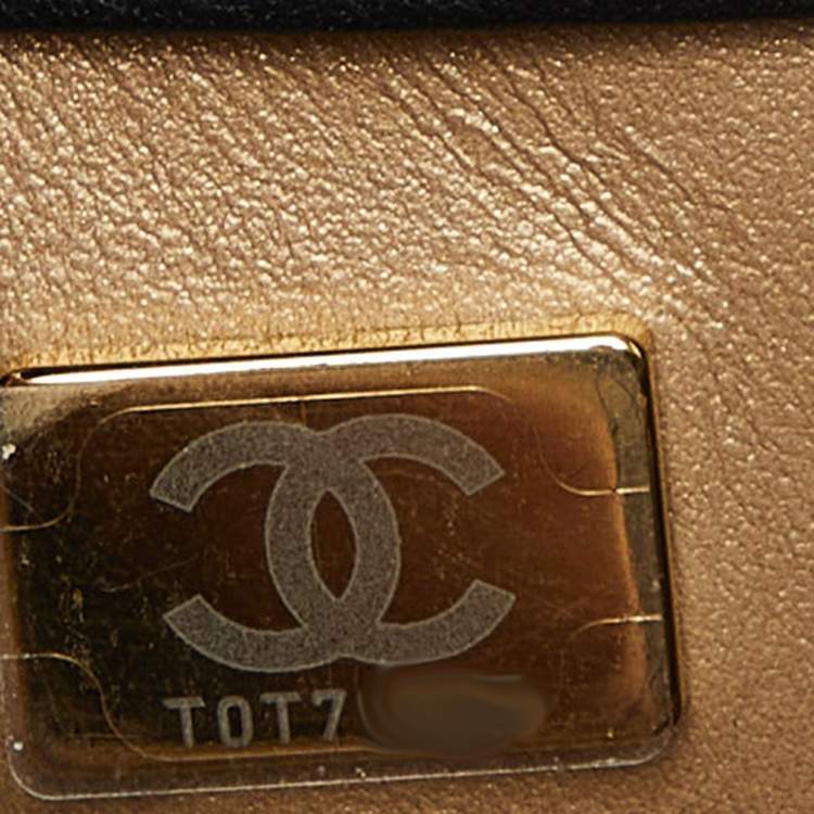 Pre Owned Chanel Black Quilted Leather Mini Square Pearl Crush Flap Bag