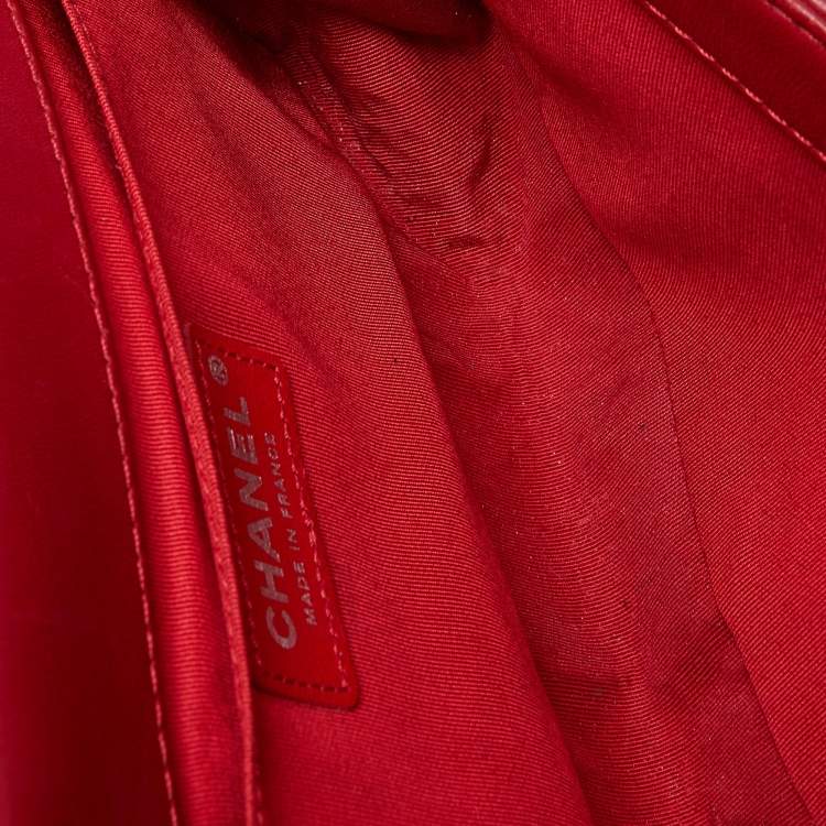 Pre Owned Chanel Black/Red Quilted Leather Medium Boy Flap Bag