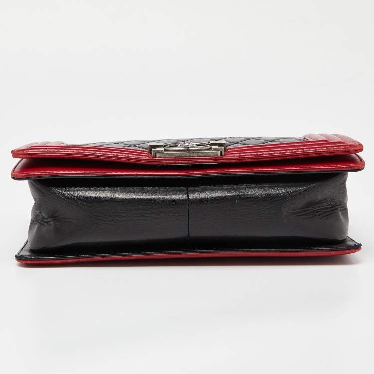 Pre Owned Chanel Black/Red Quilted Leather Medium Boy Flap Bag