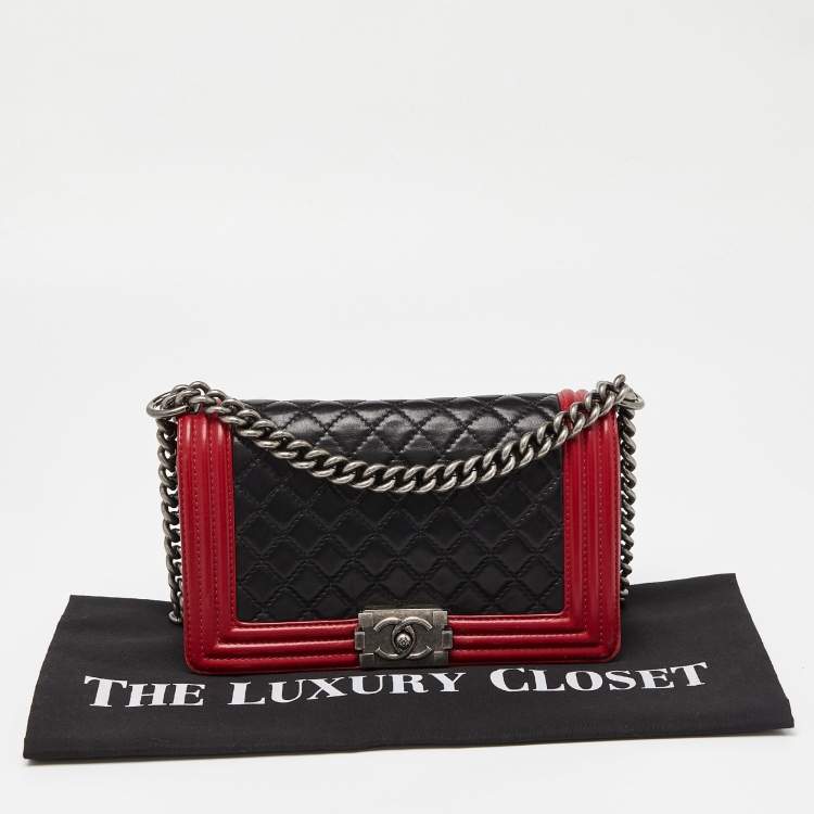 Pre Owned Chanel Black/Red Quilted Leather Medium Boy Flap Bag