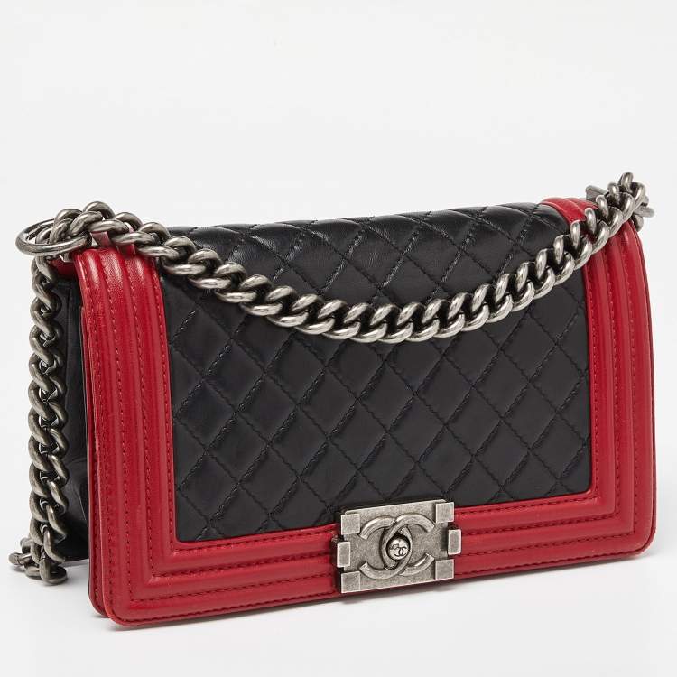 Pre Owned Chanel Black/Red Quilted Leather Medium Boy Flap Bag