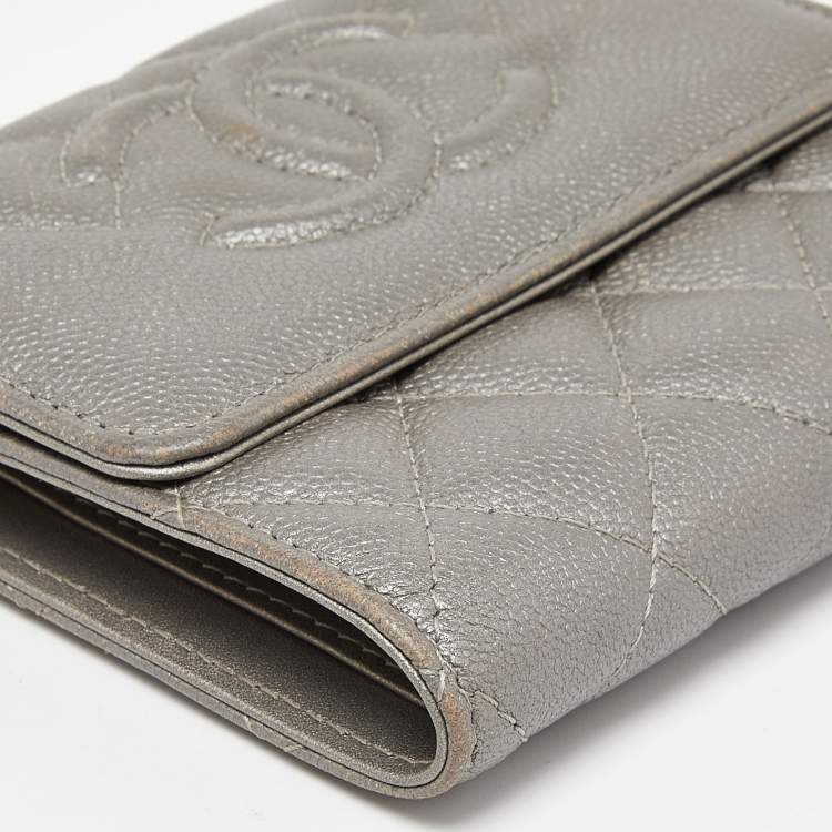 Pre Owned Chanel Silver Quilted Caviar Leather CC Trifold Wallet
