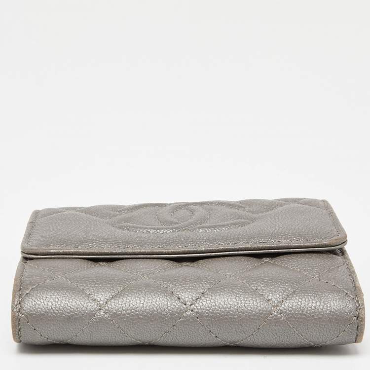 Pre Owned Chanel Silver Quilted Caviar Leather CC Trifold Wallet