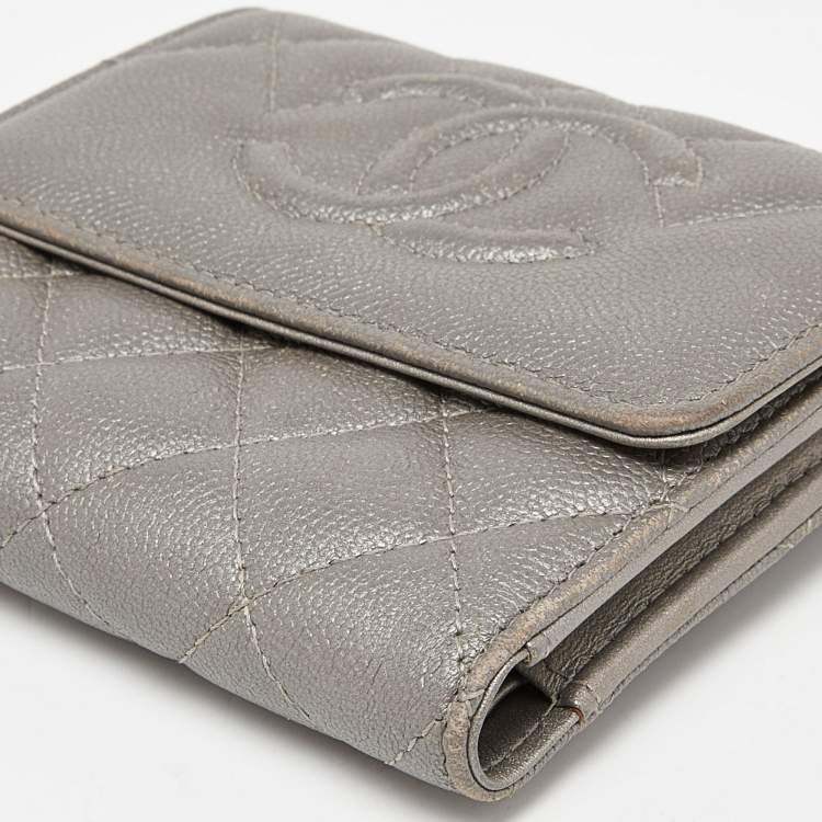 Pre Owned Chanel Silver Quilted Caviar Leather CC Trifold Wallet