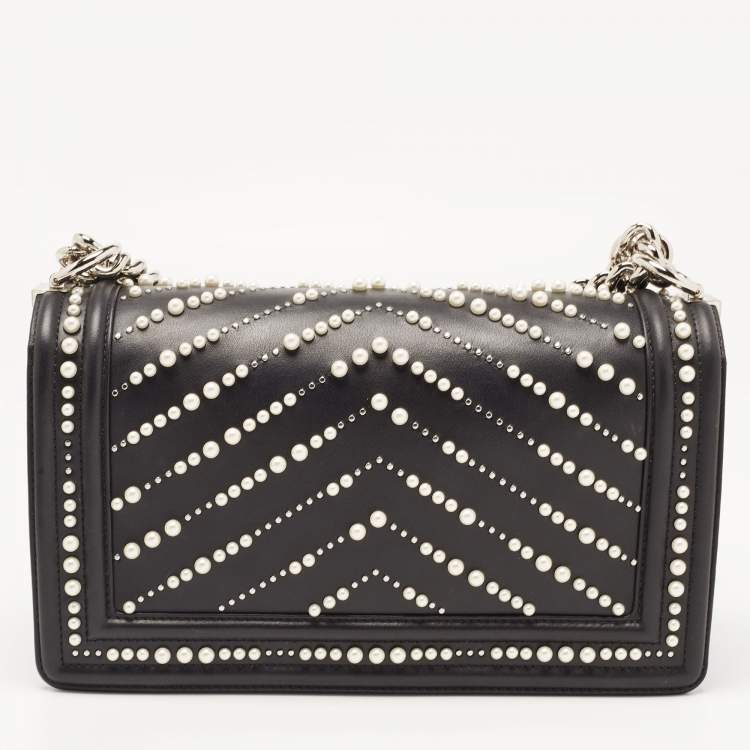 Pre Owned Chanel Black Chevron Caviar and Leather Medium Pearl Boy Flap Bag