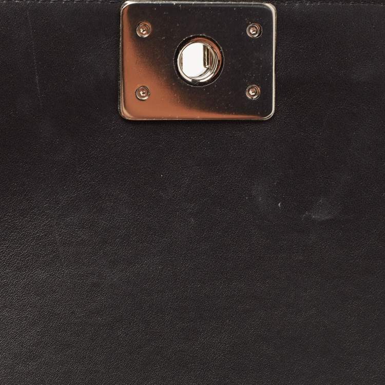 Pre Owned Chanel Black Chevron Caviar and Leather Medium Pearl Boy Flap Bag