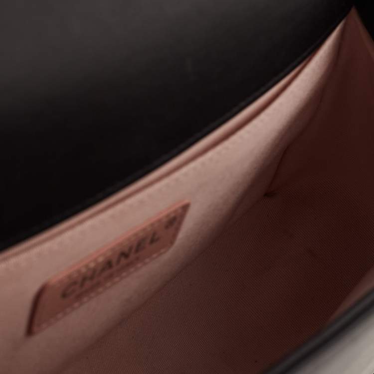 Pre Owned Chanel Black Chevron Caviar and Leather Medium Pearl Boy Flap Bag