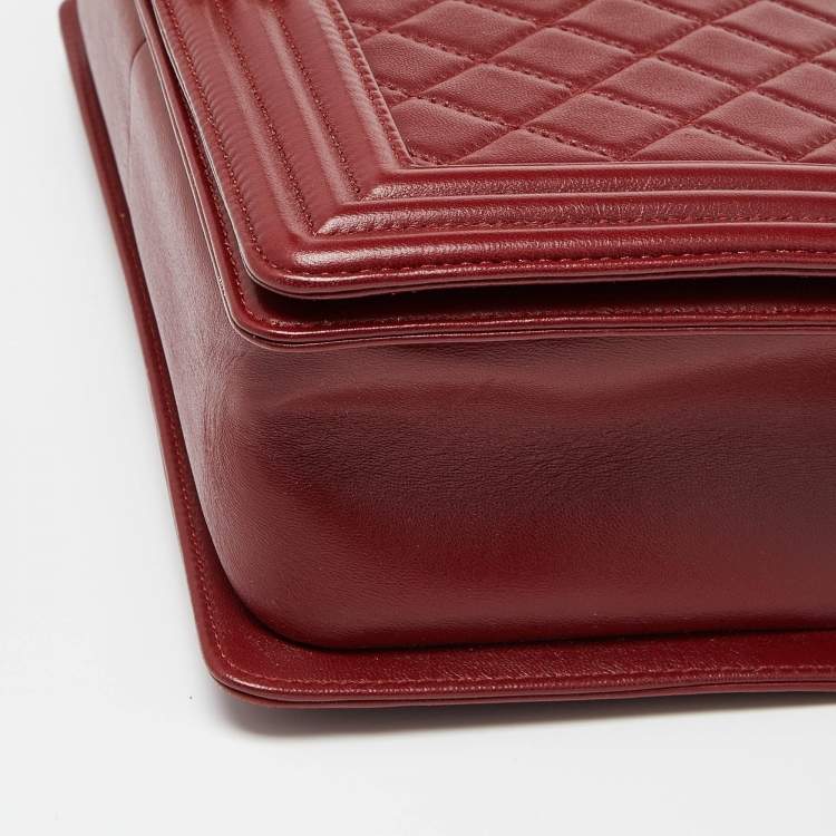 Pre Owned Chanel Red Quilted Leather New Medium Boy Shoulder Bag