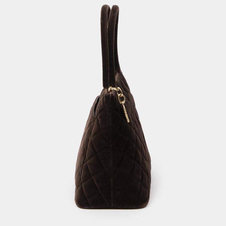 مملوكة مسبقًا Chanel Velvet Medallion Tote