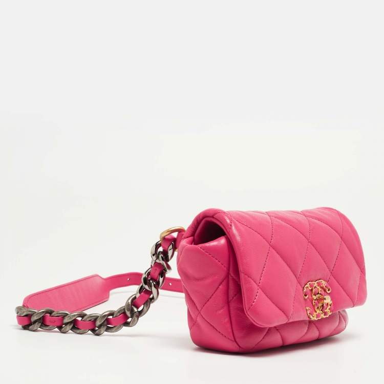 Pre Owned Chanel Pink Quilted Leather CC 19 Waist Bag