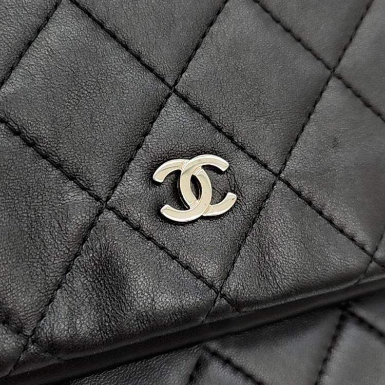 Pre Owned Chanel Black Leather CC Clutch