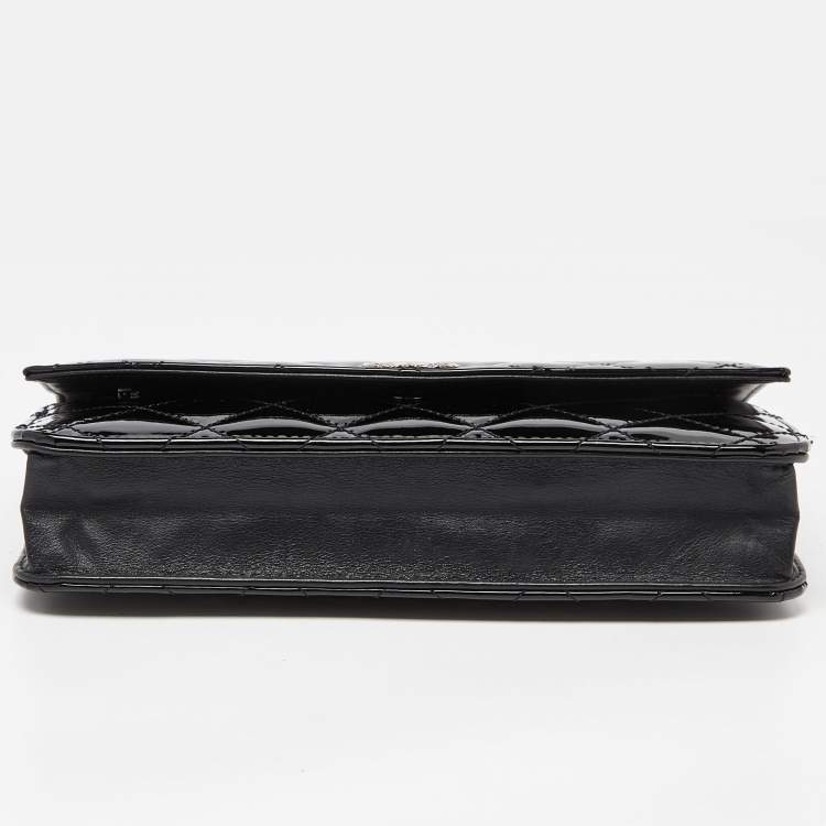 Pre Owned Chanel Black Quilted Patent Leather Brilliant Wallet On Chain