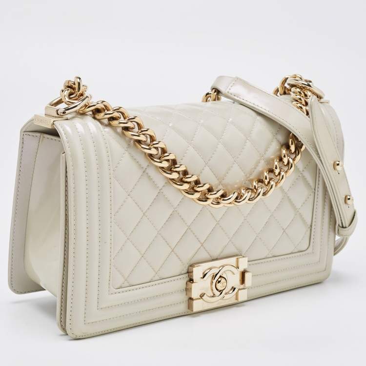 Pre Owned Chanel Pearl White Quilted Patent Leather Medium Boy Flap Bag