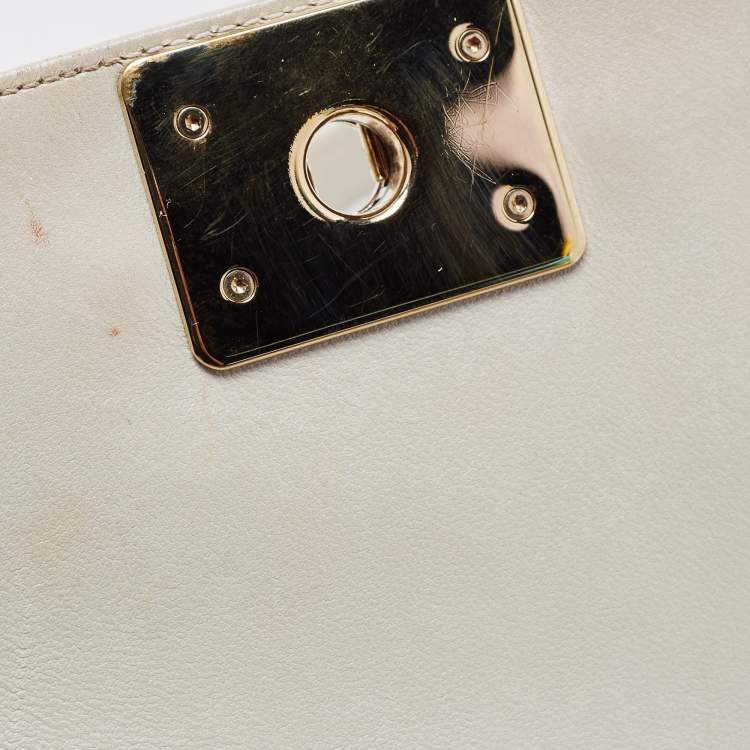 Pre Owned Chanel Pearl White Quilted Patent Leather Medium Boy Flap Bag